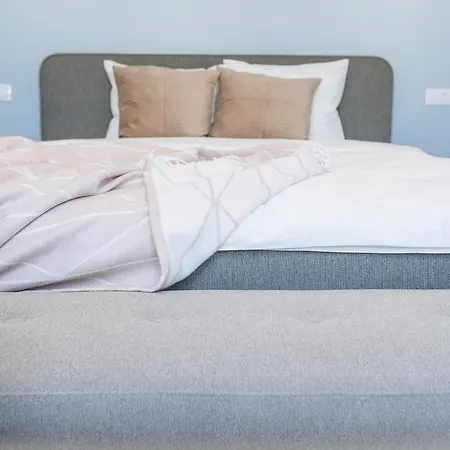 Apartment Pastel - Center